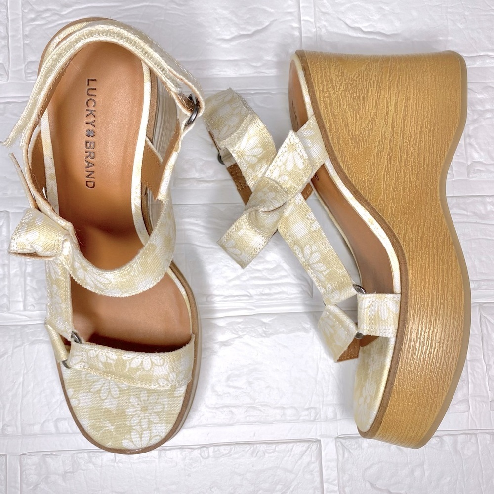 NWOT Lucky Brand Demmia Platform Wedge Sandal In Buttered Yellow Size 5.5